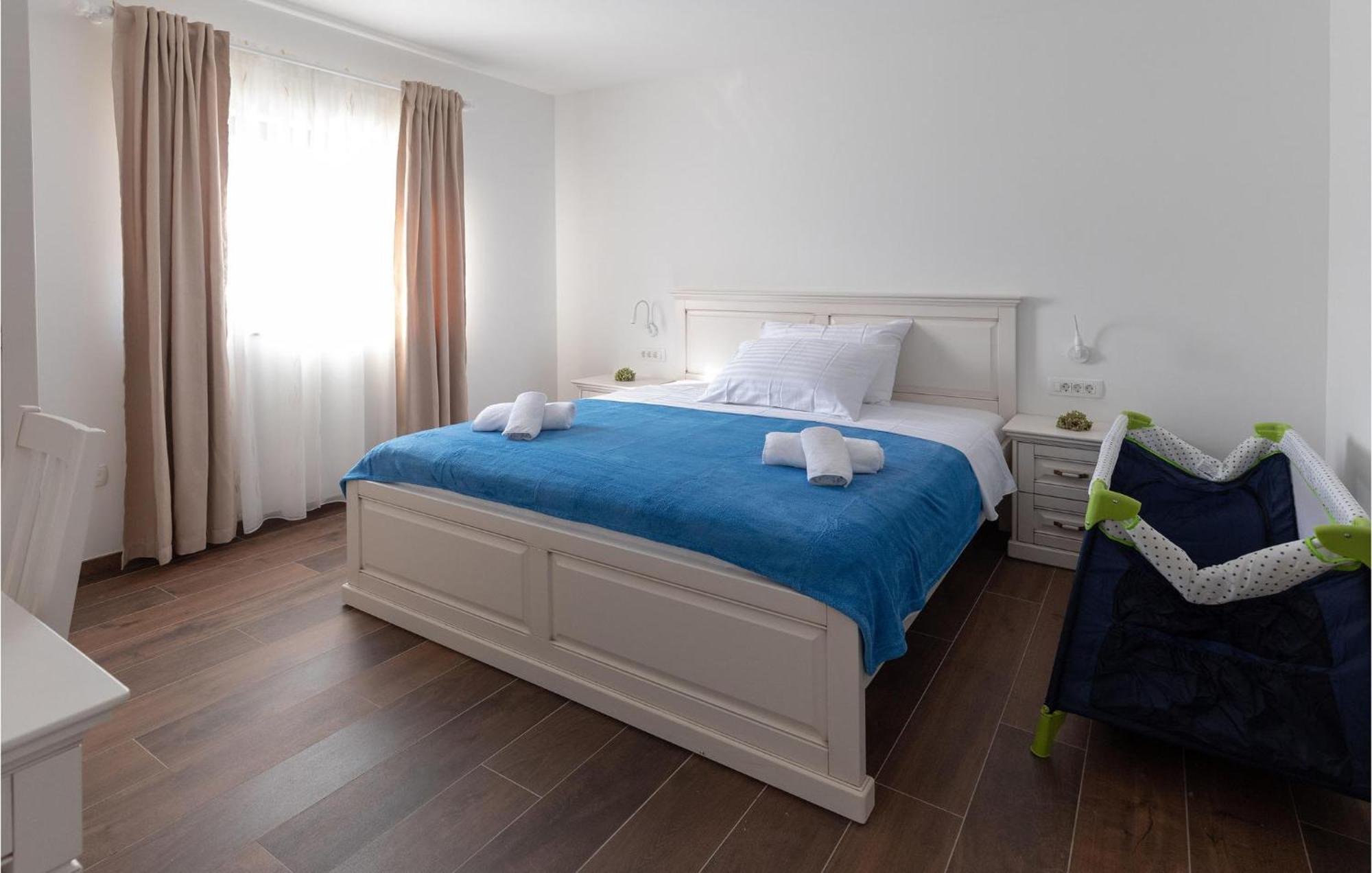 Lovely Home In Klek With House A Panoramic View エクステリア 写真
